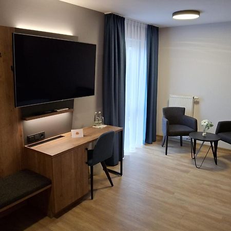 Hotel Am Hardtsee Ubstadt-Weiher Екстер'єр фото